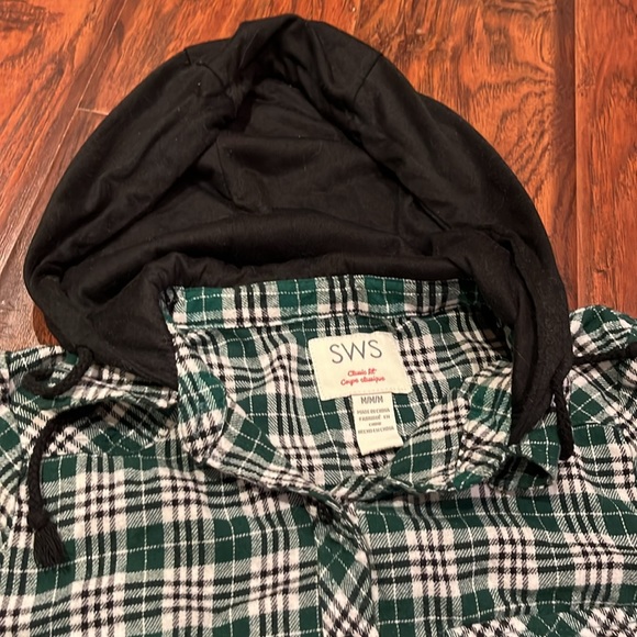 Button down plaid top - Picture 2 of 3